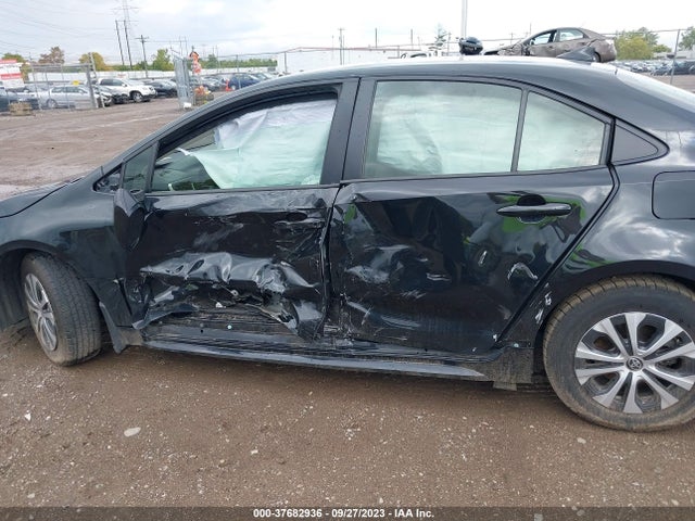 Toyota Corolla Hybrid Le 2022 JTDEAMDE9NJ043897 Image 13