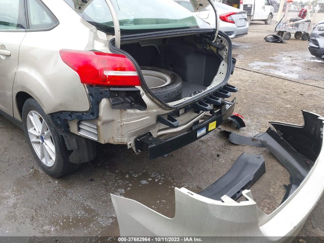 1FADP3FE9JL248805 Ford FOCUS SE