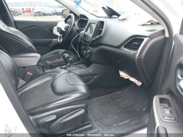 1C4PJLLB0KD204061 Jeep Cherokee Latitude Plus