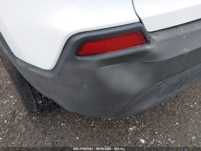 1C4PJLLB0KD204061 Jeep Cherokee Latitude Plus