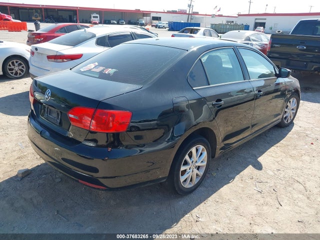 3VW2K7AJ5EM313663 Volkswagen Jetta Sedan S