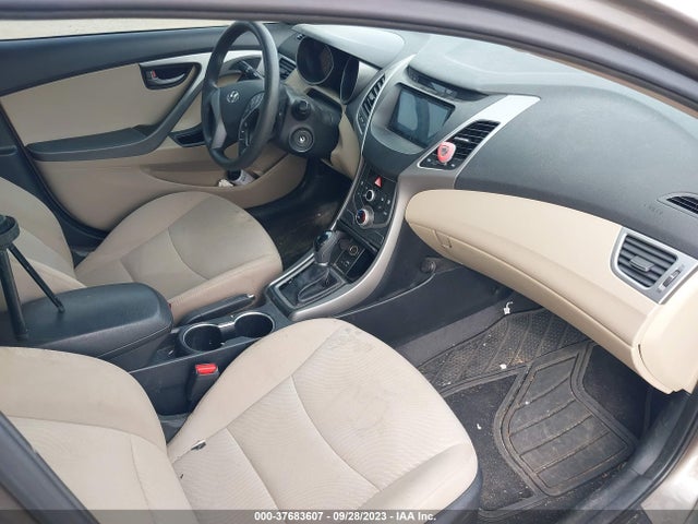 2015 HYUNDAI ELANTRA SE VIN: 5NPDH4AE7FH633912