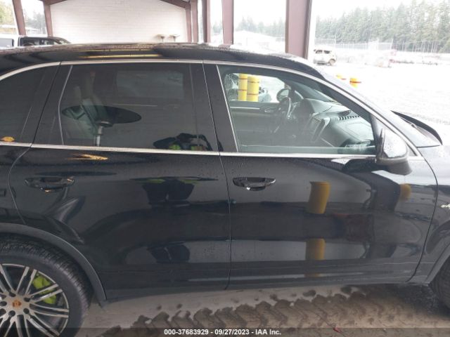 WP1AE2A2XGLA60179 Porsche Cayenne S E-hybrid