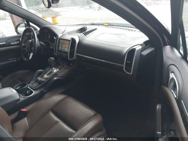 WP1AE2A2XGLA60179 Porsche Cayenne S E-hybrid