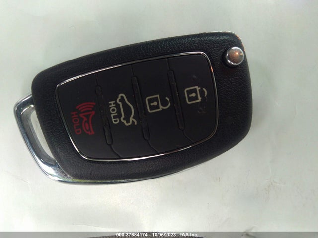 2015 HYUNDAI SONATA 2.4L SE VIN: 5NPE24AF0FH217554