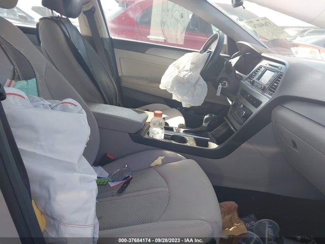 2015 HYUNDAI SONATA 2.4L SE VIN: 5NPE24AF0FH217554