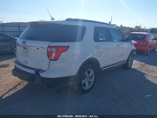 Ford EXPLORER XLT 2018 1FM5K7D88JGB08024 Image 4