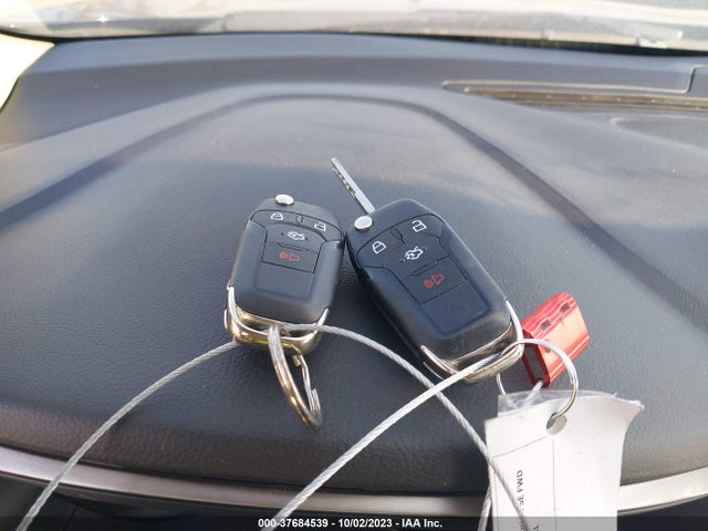 2015 FORD FUSION SE VIN: 1FA6P0H74F5131828