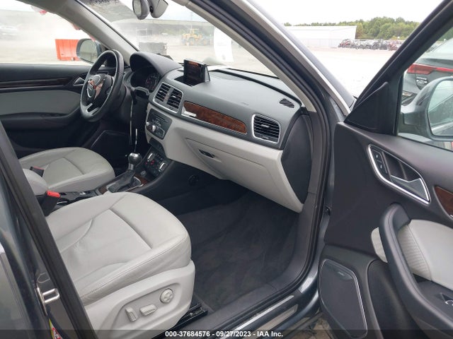 WA1GFCFSXFR012050 Audi Q3 2.0t Prestige