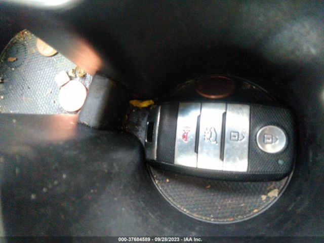 5XYPHDA11HG193917 KIA SORENTO EX