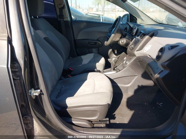 Chevrolet SONIC LS 2014 1G1JA5SH8E4128125 Image 5