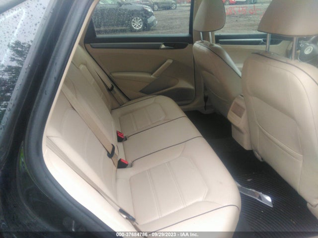1VWAA7A32JC003062 Volkswagen Passat 2.0t S/r-line