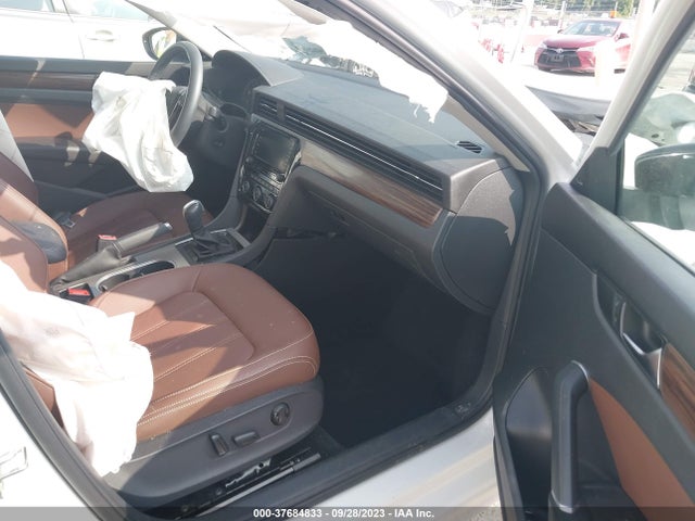 1VWBA7A39NC007121 Volkswagen Passat 2.0t Limited Edition