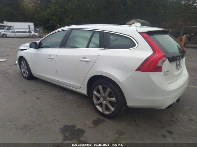 YV140MSKXH1358987 Volvo V60 Premier