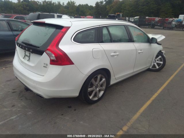 YV140MSKXH1358987 Volvo V60 Premier