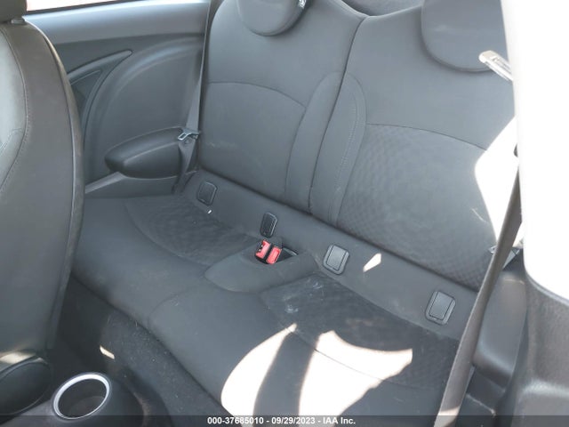 2009 MINI COOPER HARDTOP S VIN: WMWMF73569TT97870