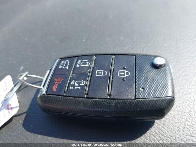 KIA SEDONA LX 2016 KNDMB5C11G6087850 Image 11
