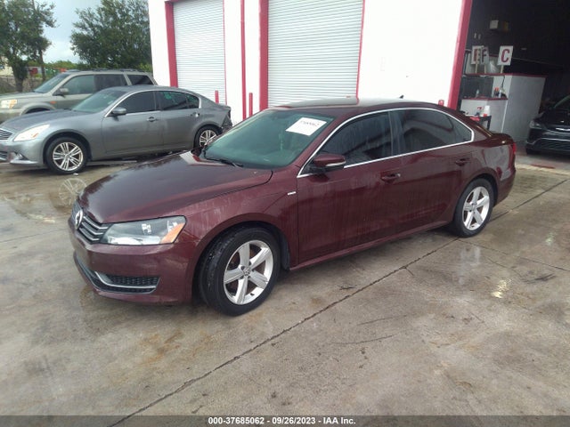 1VWAT7A32EC043674 Volkswagen Passat Wolfsburg Ed