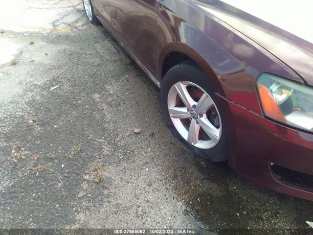 1VWAT7A32EC043674 Volkswagen Passat Wolfsburg Ed