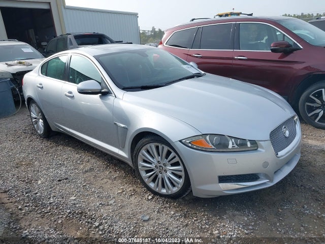 2012 JAGUAR XF SAJWA0HB3CLS37017 Photo 0