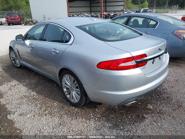 2012 JAGUAR XF SAJWA0HB3CLS37017 Photo 2