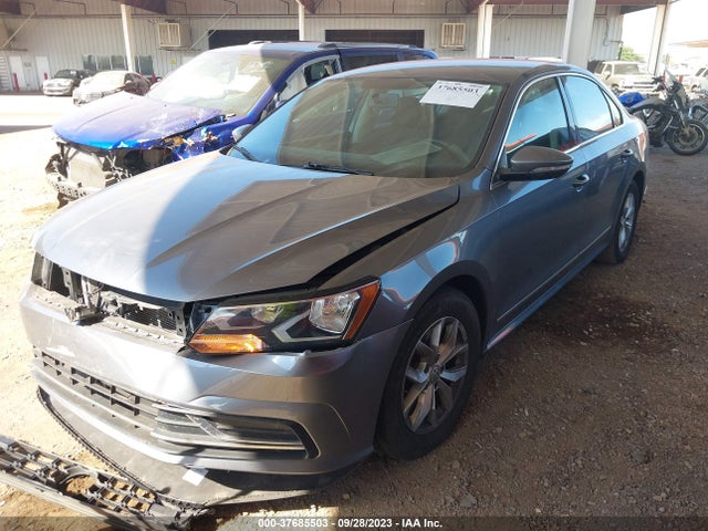 1VWAT7A31HC025137 Volkswagen Passat 1.8t S