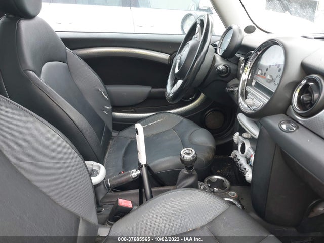 2008 MINI COOPER S CLUBMAN WMWMM33558TP71012 Photo 4