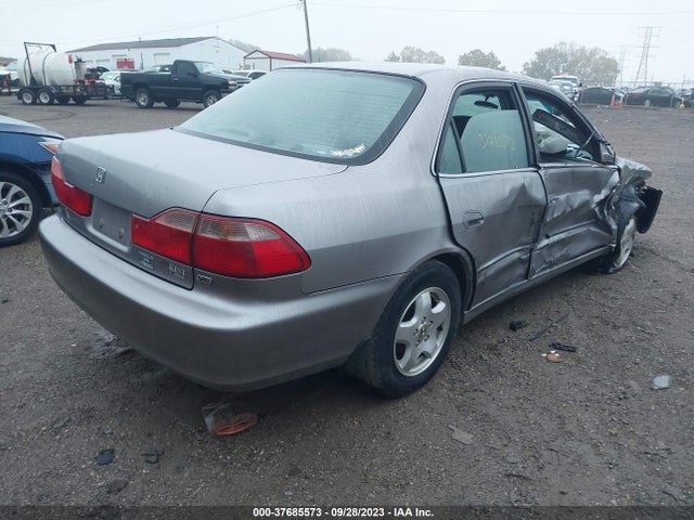 2000 HONDA ACCORD SDN EX W/LEATHER VIN: 1HGCG1657YA014731
