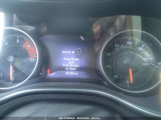 1C4PJMJN4KD280885 Jeep Cherokee Overland