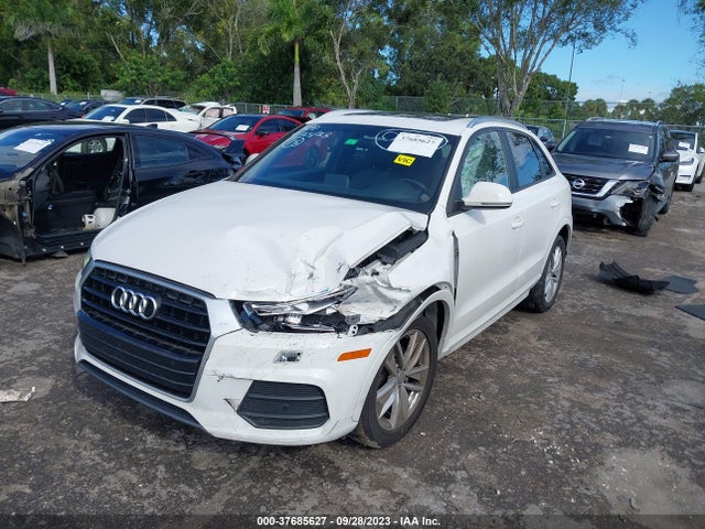 WA1BCCFS3HR010484 Audi Q3 PREMIUM