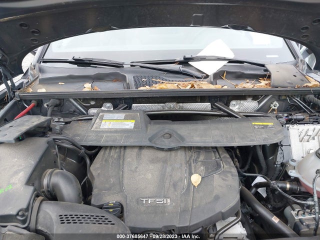 WA1BNAFY2J2221483 Audi Q5 Premium Plus