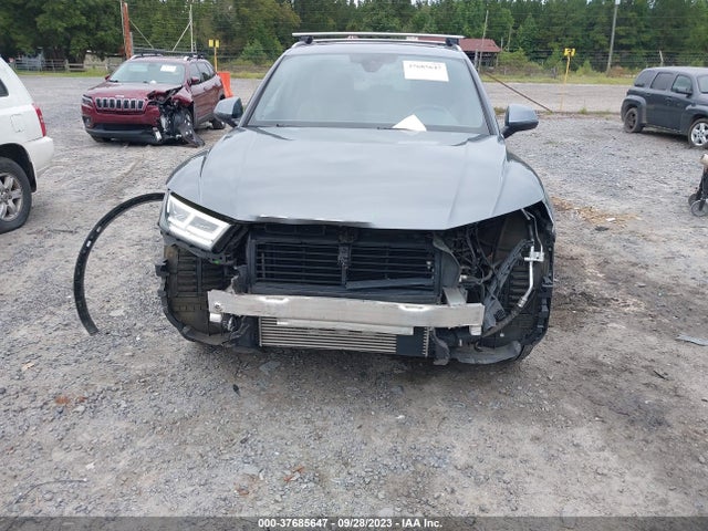 WA1BNAFY2J2221483 Audi Q5 Premium Plus