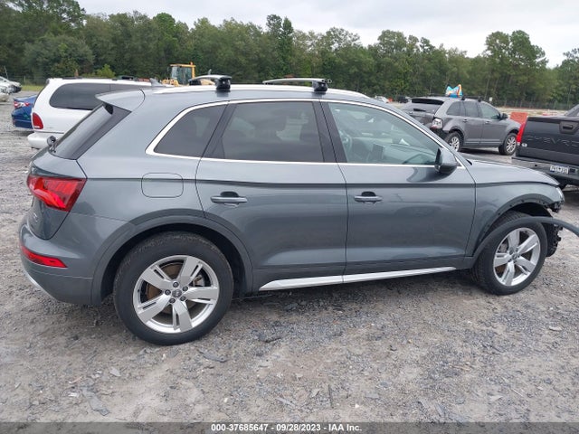WA1BNAFY2J2221483 Audi Q5 Premium Plus