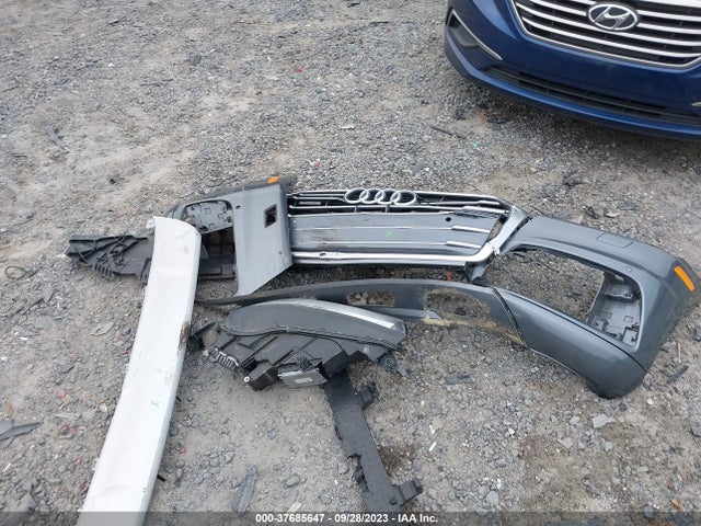 WA1BNAFY2J2221483 Audi Q5 Premium Plus