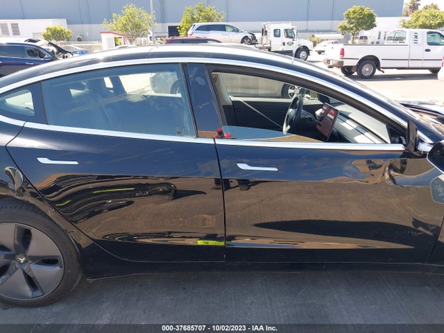 2018 Tesla 3, VIN: 5YJ3E1EA1JF095242
