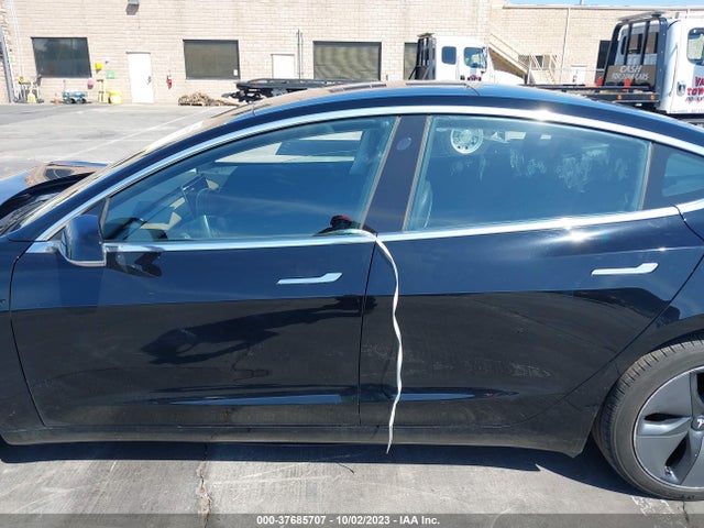 2018 Tesla 3, VIN: 5YJ3E1EA1JF095242