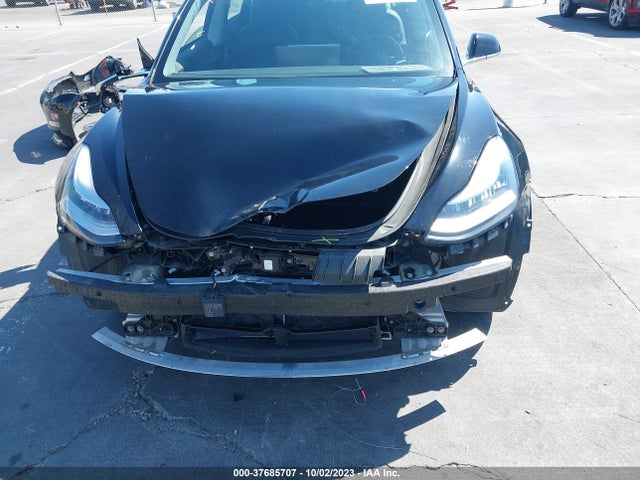 2018 Tesla 3, VIN: 5YJ3E1EA1JF095242