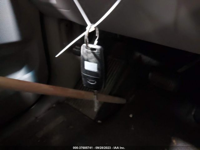 KNDMB5C15G6178992 KIA SEDONA LX