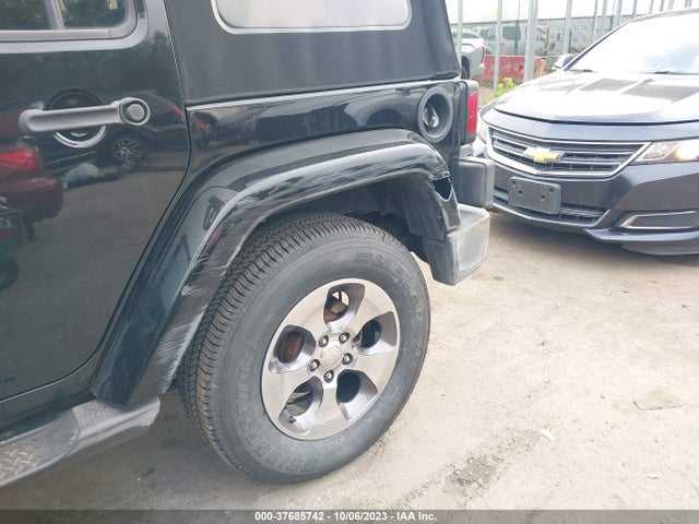 1C4HJWEG4HL570571 Jeep Wrangler Unlimited Sahara