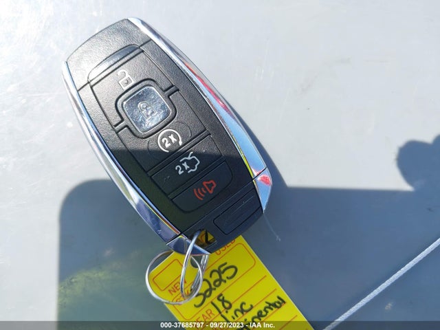 1LN6L9SK2J5601091 Lincoln Continental Select