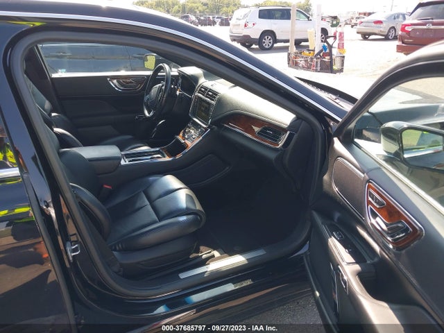 1LN6L9SK2J5601091 Lincoln Continental Select