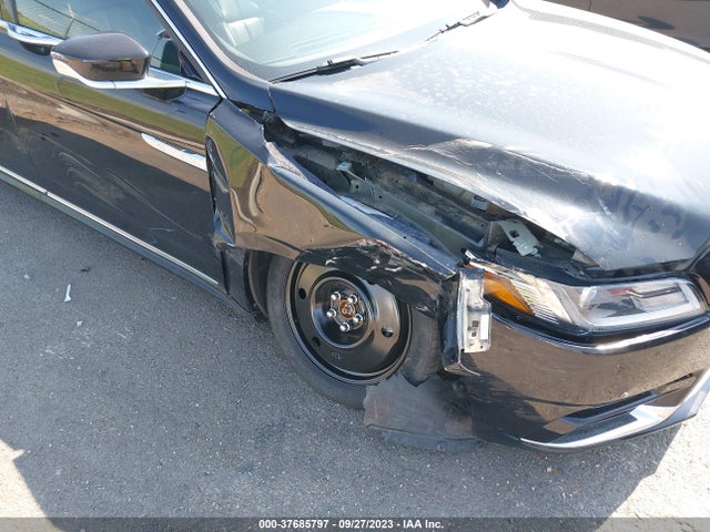 1LN6L9SK2J5601091 Lincoln Continental Select
