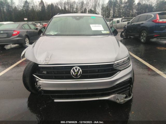 3VV8B7AX3NM111679 Volkswagen Tiguan 2.0t Se R-line Black