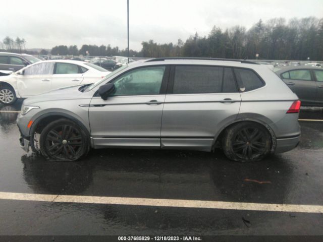 3VV8B7AX3NM111679 Volkswagen Tiguan 2.0t Se R-line Black