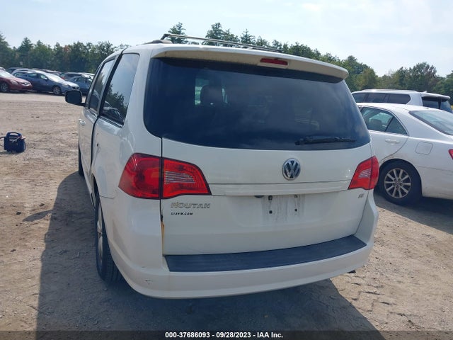 2011 VOLKSWAGEN ROUTAN SE VIN: 2V4RW3DG7BR789552
