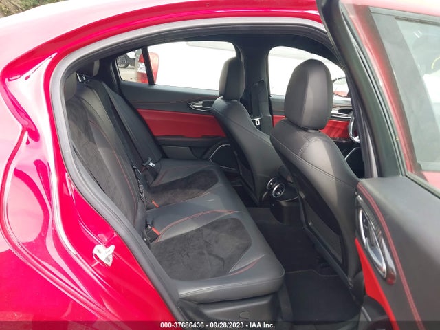 ZARFAEAV4H7550910 Alfa Romeo Giulia Quadrifoglio Rwd