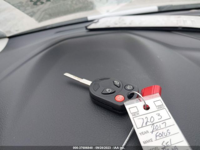1FADP3M21HL243648 Ford FOCUS SEL