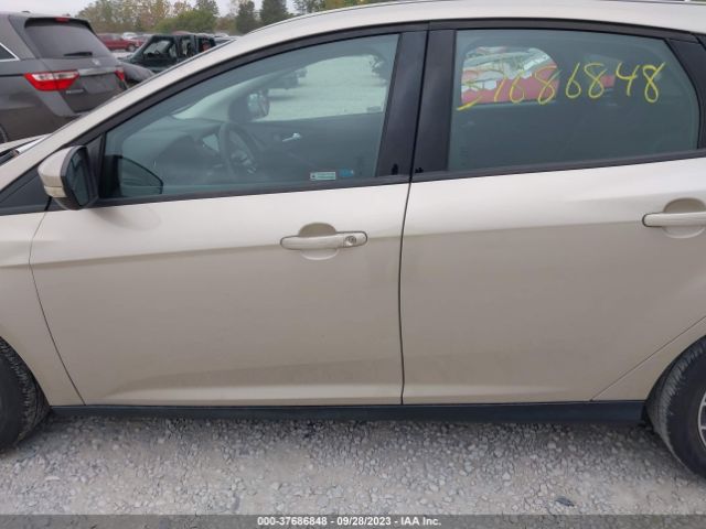 1FADP3M21HL243648 Ford FOCUS SEL