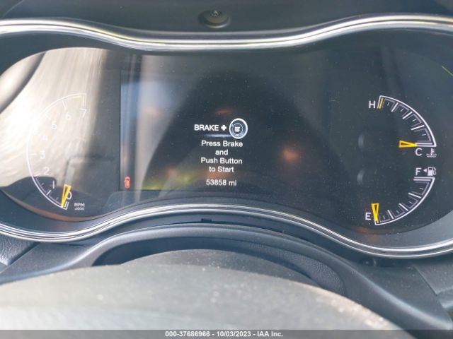 1C4RJEAGXKC698700 Jeep Grand Cherokee Altitude