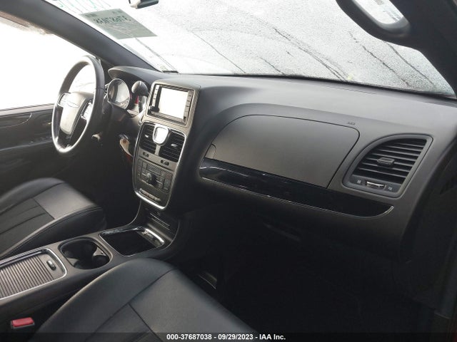 2C4RC1HGXFR675441 Chrysler Town & Country S